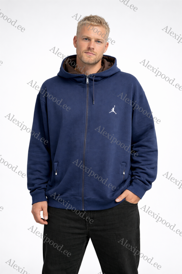 Meeste pusa kapuutsiga