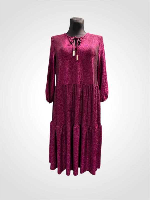 Kaunis pidulik ja sädelev kleit