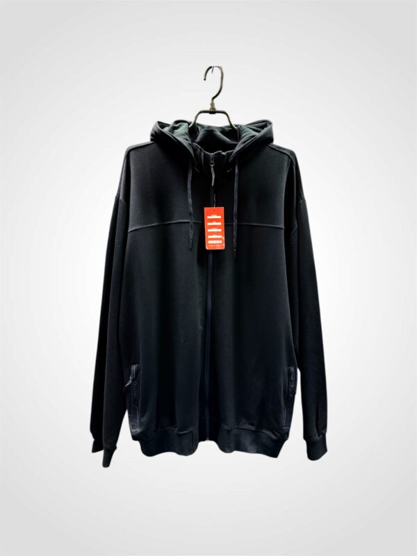 Meeste pusa kapuutsiga