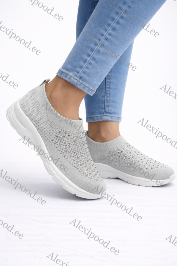 Naiste jalatsid (suurused 36-41)