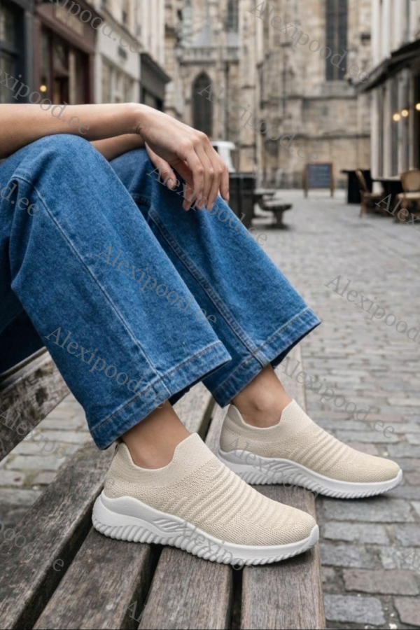 Naiste kerged ja mugavad vabaajajalatsid (suurused 40–44)