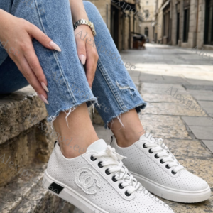 Naiste stiilsed tennised (suurused 36–41)