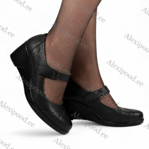 Naiste rihmaga kingad (suurused 36-41)