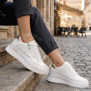 Naiste jalatsid (suurused 39-42)