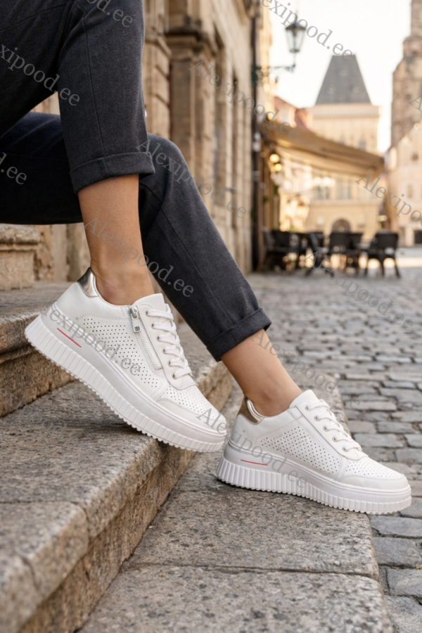 Naiste jalatsid (suurused 39-42)