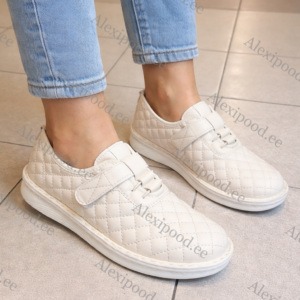 Naiste vabaajajalatsid (suurused 37-42)